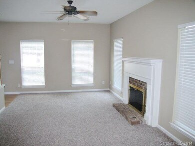 9201 Torrence Crossing Dr, Huntersville, NC 28078 - photo 3