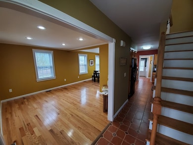 12 Franklin St, Ludlow, MA 01056 - photo 4
