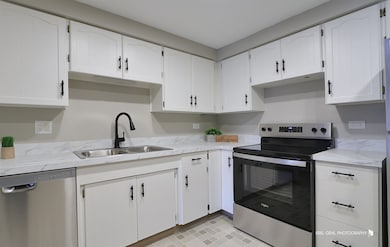 920 Vose Dr unit 208, Gurnee, IL 60031 - photo 7