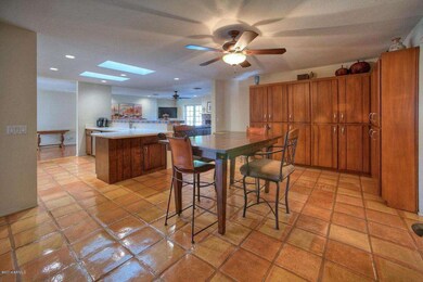 Kitchen/Eat-in Area