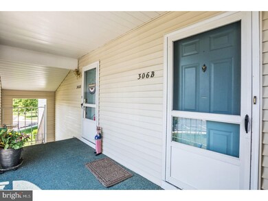 306B Violet Dr unit 306B, Mount Laurel, NJ 08054 - photo 2