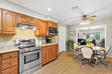 Eat In Kitchen view to Family room 5W5A7