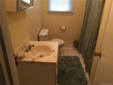 723 Duncan Hill Rd, Hendersonville, NC 28792 - photo 4