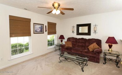 6929 Arbor Creek Dr, Louisville, KY 40228 - photo 4