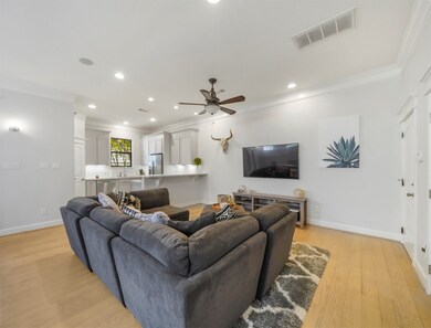 804 Enid St unit B, Houston, TX 77009 - photo 5