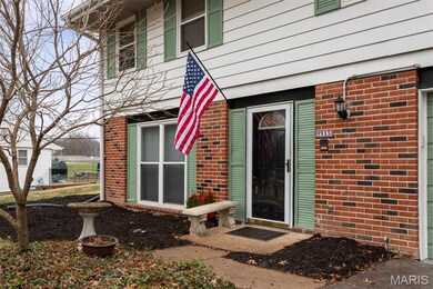 915 Trianon Ln, Ballwin, MO 63011 - photo 6