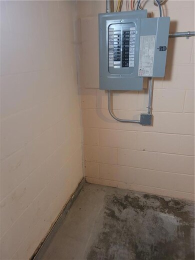 2506 46th St, Des Moines, IA 50310 - photo 5