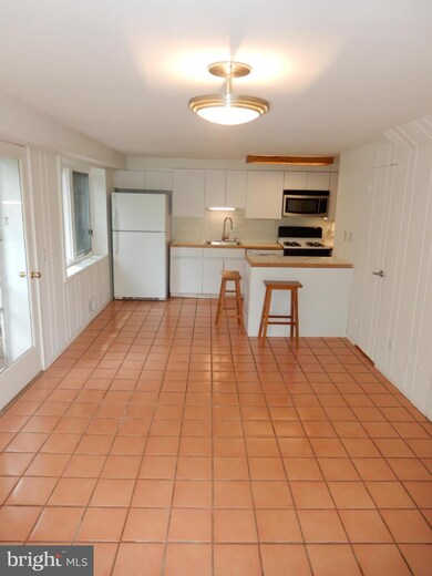 7306 Rippon Rd, Alexandria, VA 22307 - photo 3