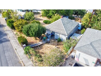 815 E 16th Place, the Dalles, OR 97058 - photo 6