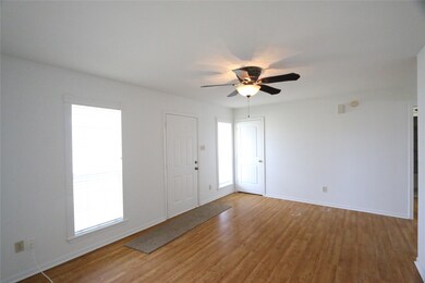 304 S 7th St, Beasley, TX 77417 - photo 6