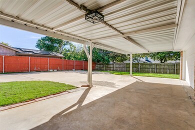 425 W Pleasantview Dr, Hurst, TX 76054 - photo 5