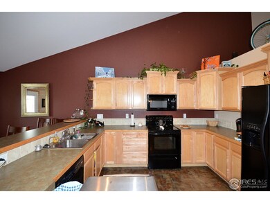 Kitchen w Maple Cabinets