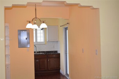 Beautiful Art Deco arches throughout the unit.