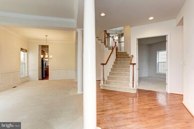 8182 Usher Dr, Lorton, VA 22079 - photo 3