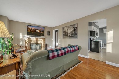 06-1234 N Magnolia-windowstill-real