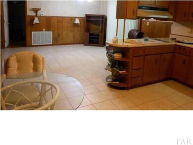 Easy To Entertain In This Open Space