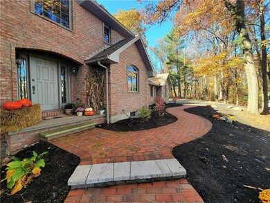 5404 Devonshire Ct, Laurys Station, PA 18059 - photo 4