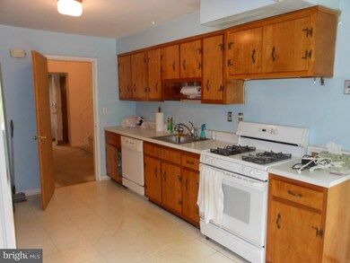 241 Country Rd, Berwyn, PA 19312 - photo 7