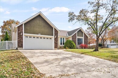 929 S Elk Ln, Bonner Springs, KS 66012 - photo 2