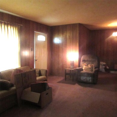 1101 Indian Hills Dr, Grand Prairie, TX 75051 - photo 4