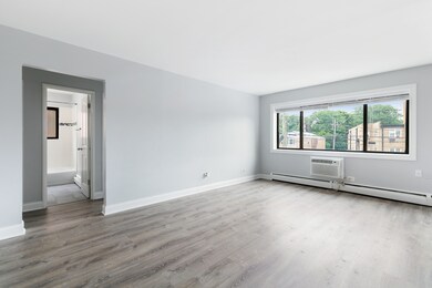 6826 N Ridge Blvd unit 404, Chicago, IL 60645 - photo 7