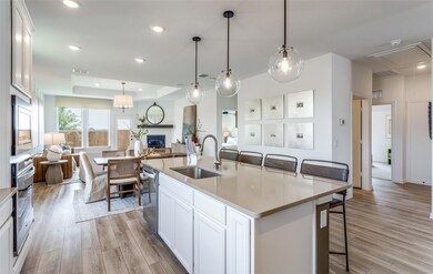 Spacious kitchen with oversized kitchen *Photos of