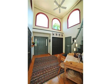 Entry/Foyer.