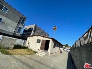 1853 S Longwood Ave, Los Angeles, CA 90019 - photo 3