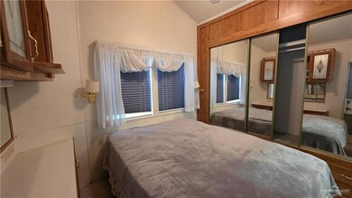 2421 Bobolink Cir W, Palmview, TX 78572 - photo 4