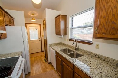 Kitchen w/New Granite Counter-top, appliances, sin
