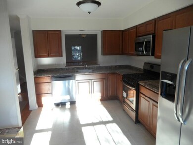7841 Blue Gray Cir, Manassas, VA 20109 - photo 3