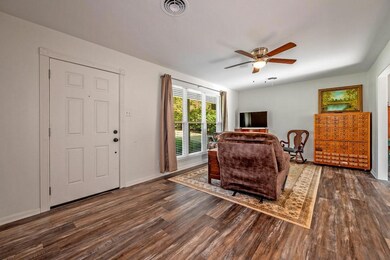 1100 S Maurice Ave, Denison, TX 75020 - photo 5