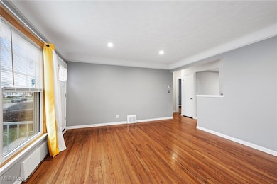 24871 Farringdon Ave, Euclid, OH 44123 - photo 4