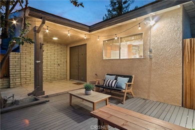 22663 Macfarlane Dr, Woodland Hills, CA 91364 - photo 4