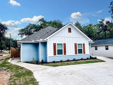 519 W Bond St, Denison, TX 75020 - photo 2