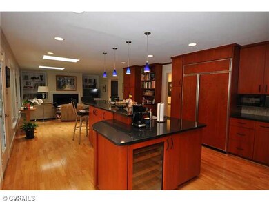 Kitchen - Granite, SubZero, 5 burner gas cooktop, 