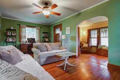 Living Entry Den