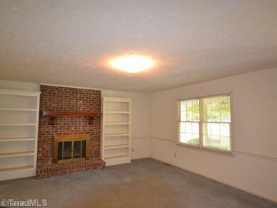 2103 Harvell St, Asheboro, NC 27205 - photo 2