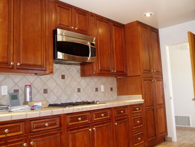 Kitchen 02