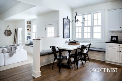 Kitchen eating area