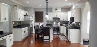 229 Wolverine Dr, Oswego, IL 60543 - photo 3