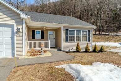 25 Snowberry Cir unit B, Deerfield, MA 01373 - photo 3