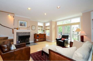 2714 N Southport Ave unit B, Chicago, IL 60614 - photo 2