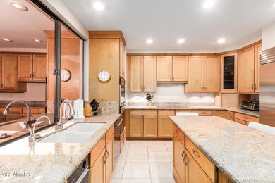 1635 E Seldon Ln, Phoenix, AZ 85020 - photo 6