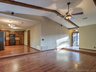 2608 S Sycamore Ave, Broken Arrow, OK 74012 - photo 7