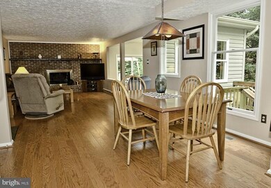 6320 Falling Brook Dr, Burke, VA 22015 - photo 4