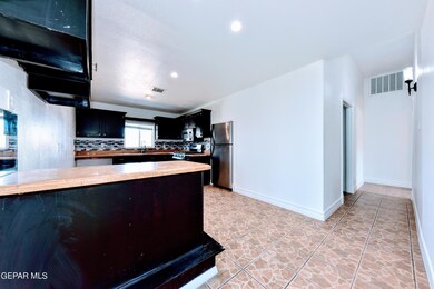753 N Carolina Dr, El Paso, TX 79915 - photo 6