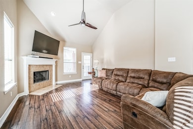 1465 Barras St, Alvin, TX 77511 - photo 5