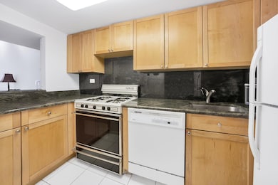 372 5th Ave unit 8L, New York, NY 10018 - photo 6