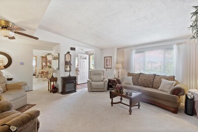 123 NW Wrightwood Cir, Grants Pass, OR 97526 - photo 4